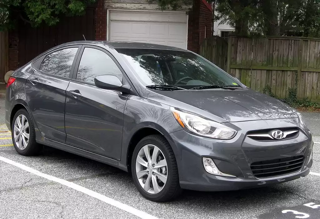 مستعملة Hyundai Accent للبيع في الدوحة #6057 - 1  صورة 